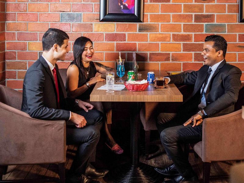 Ibis Styles Dragon Mart - Bar