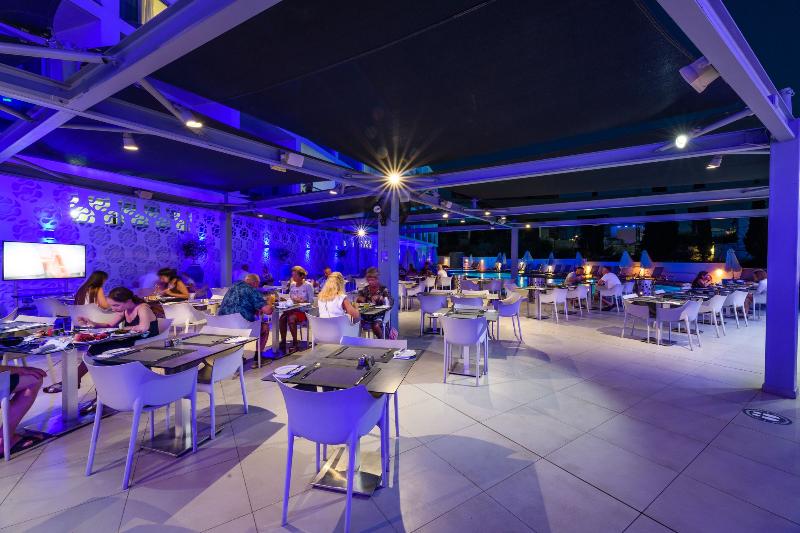 River Rock Hotel - Teras