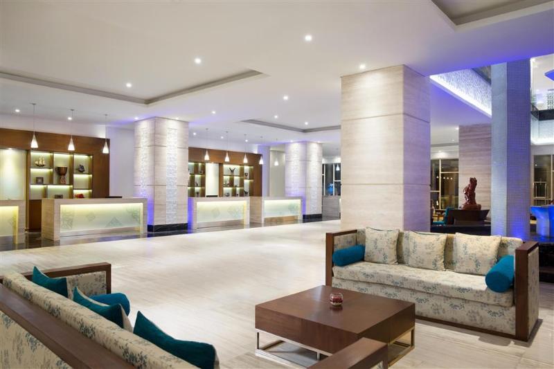 Four Points By Sheraton Makassar - Lobi