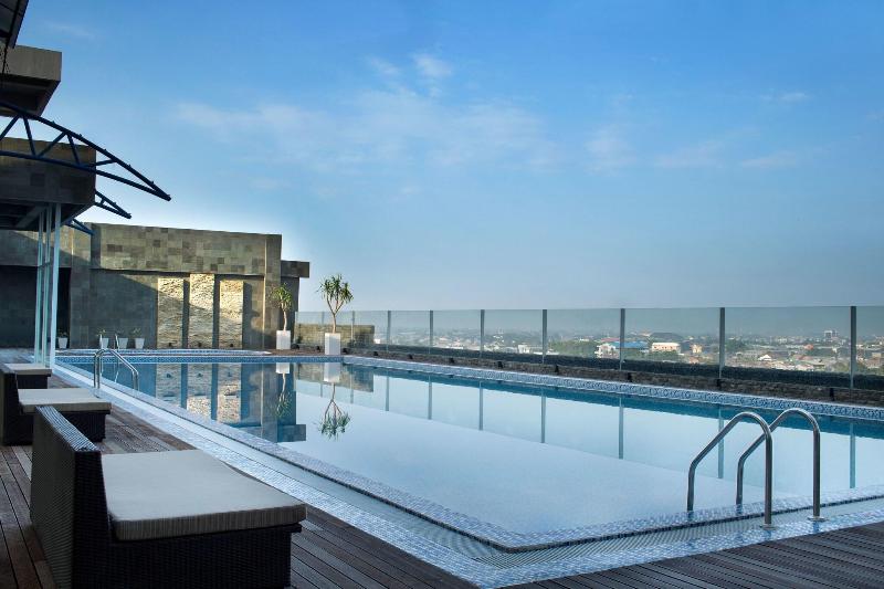 Four Points By Sheraton Makassar - Teras