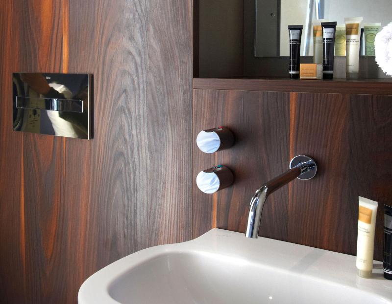 BLOC Hotel Gatwick - Oda