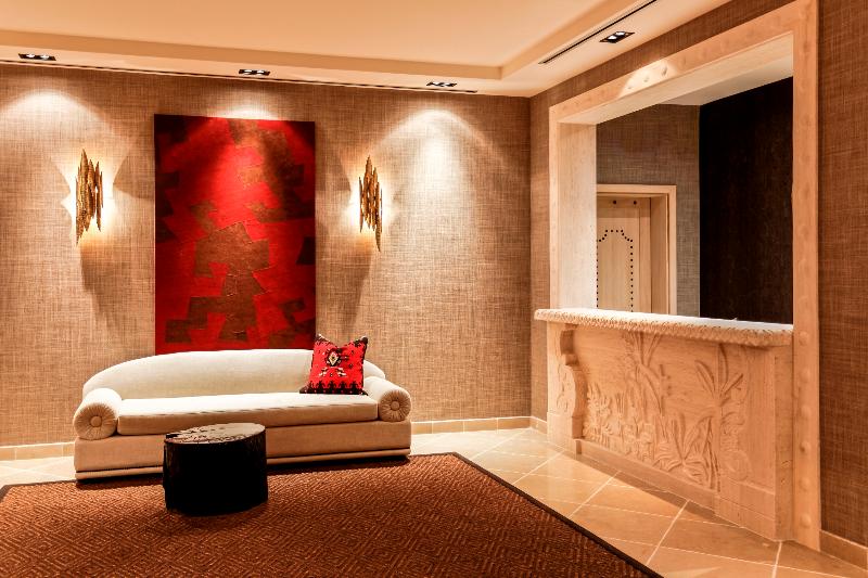 Adiya Signature Hotel - Lobi