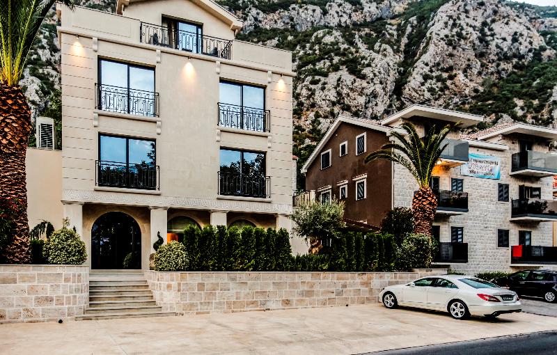 Adiya Signature Hotel - Genel