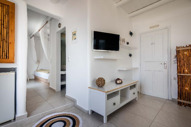 Niki Savvas Rooms & Studios - Oda