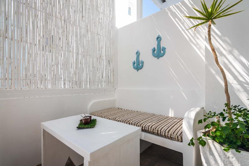 Niki Savvas Rooms & Studios - Oda