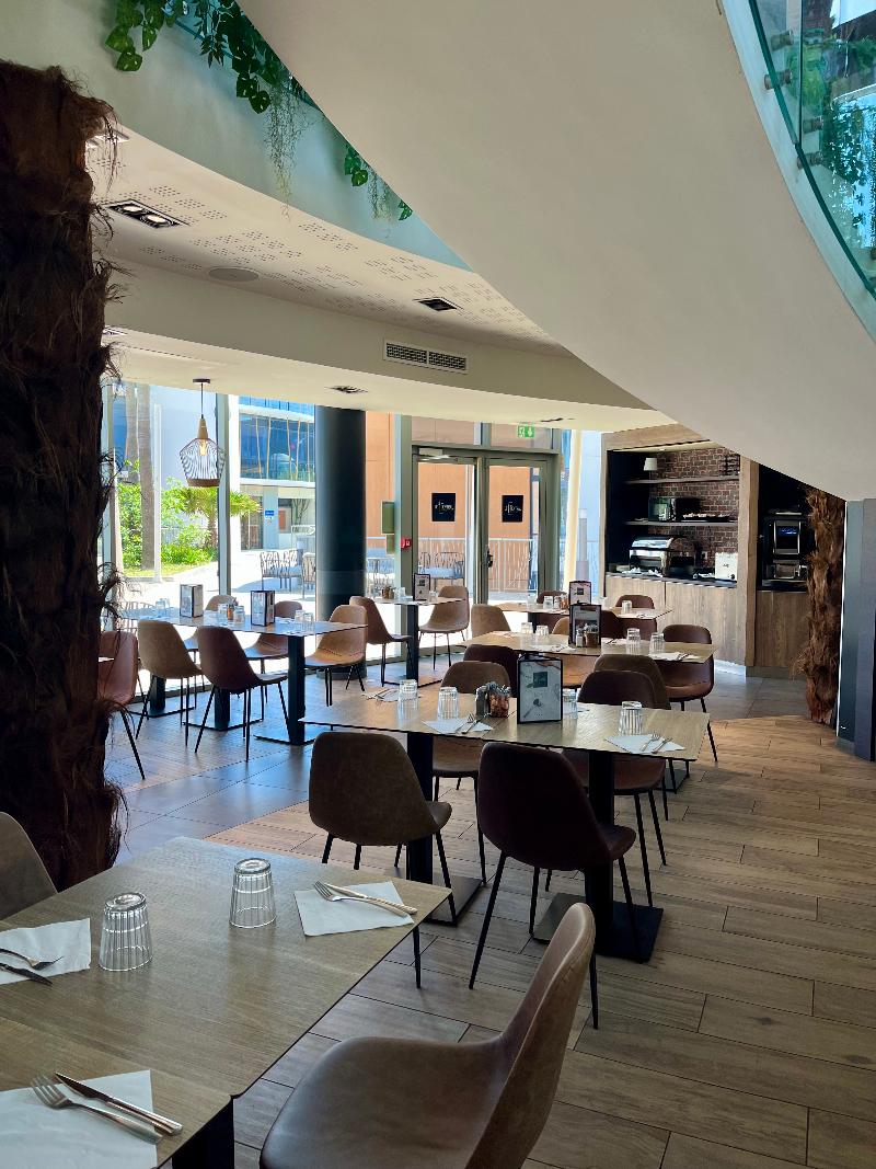 SoBlue Hotel - Restoran