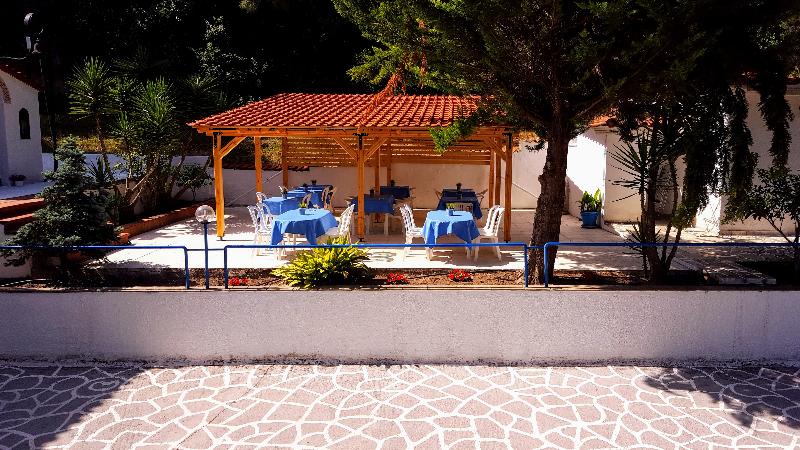 Roditsa Patritsia - Lobi