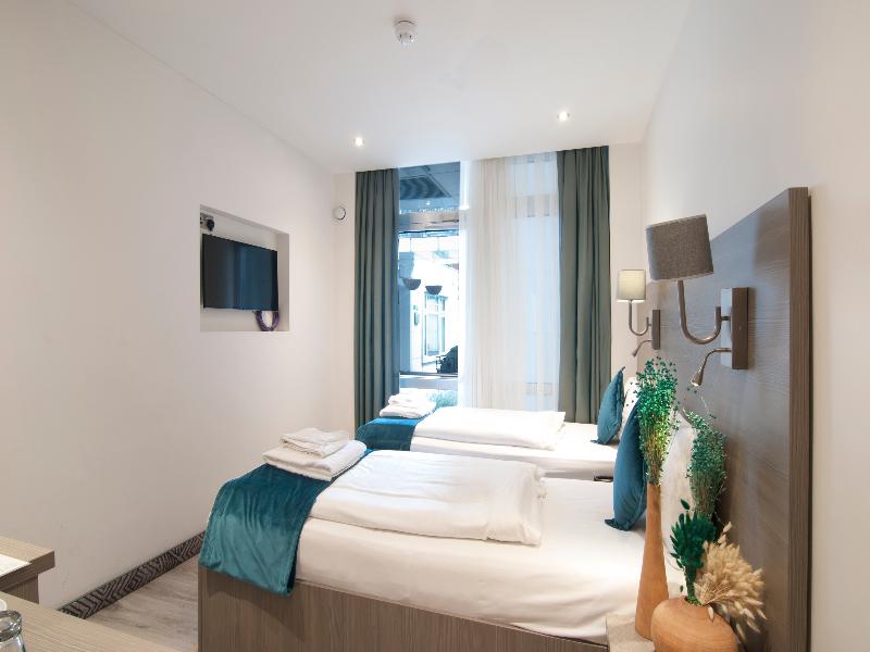 The Lion And Key Hotel - Oda