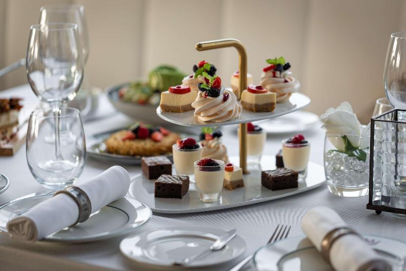 Hilton Dubai Al Habtoor City - Genel