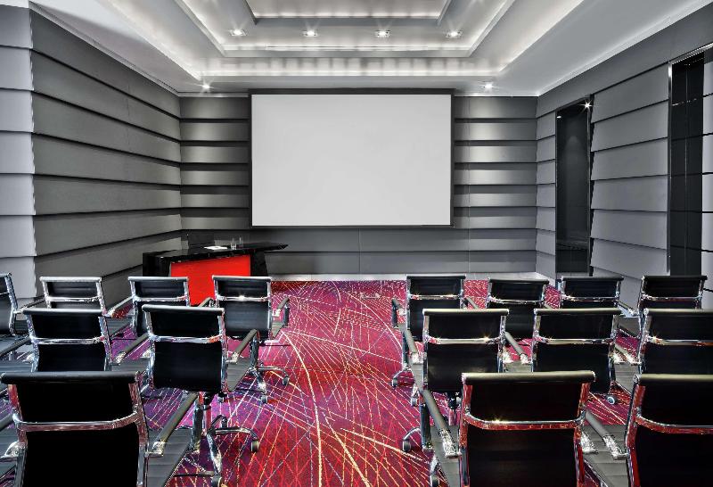 V Hotel Dubai, Curio Collection by Hilton - Toplantı