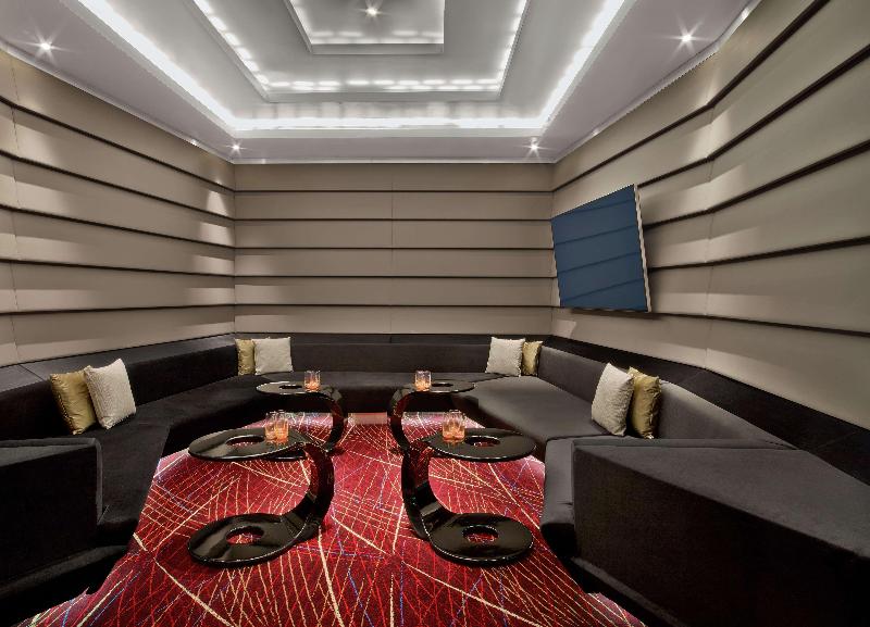 V Hotel Dubai, Curio Collection by Hilton - Toplantı