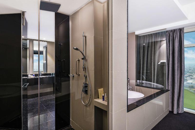 V Hotel Dubai, Curio Collection by Hilton - Oda