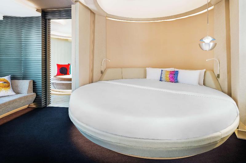 V Hotel Dubai, Curio Collection by Hilton - Oda