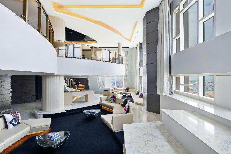 V Hotel Dubai, Curio Collection by Hilton - Oda