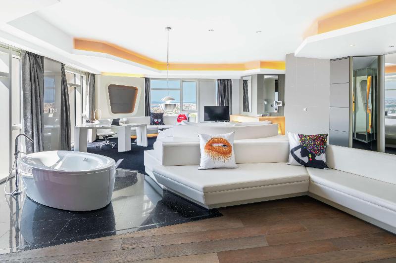 V Hotel Dubai, Curio Collection by Hilton - Oda