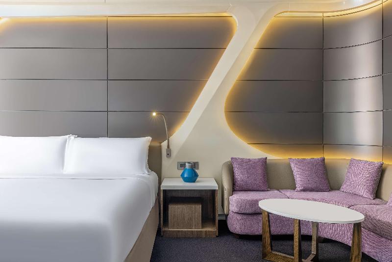 V Hotel Dubai, Curio Collection by Hilton - Oda