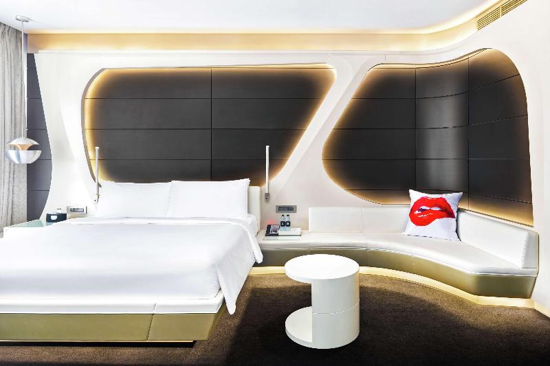 V Hotel Dubai, Curio Collection by Hilton - Oda