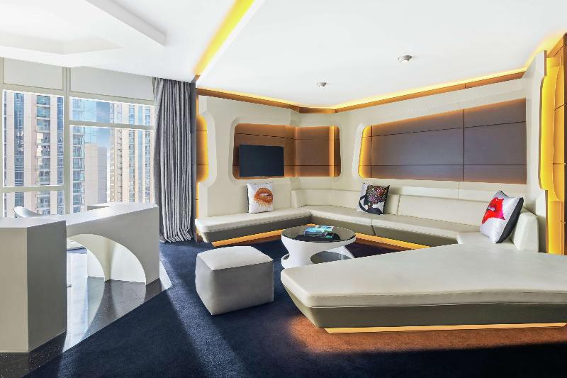 V Hotel Dubai, Curio Collection by Hilton - Oda