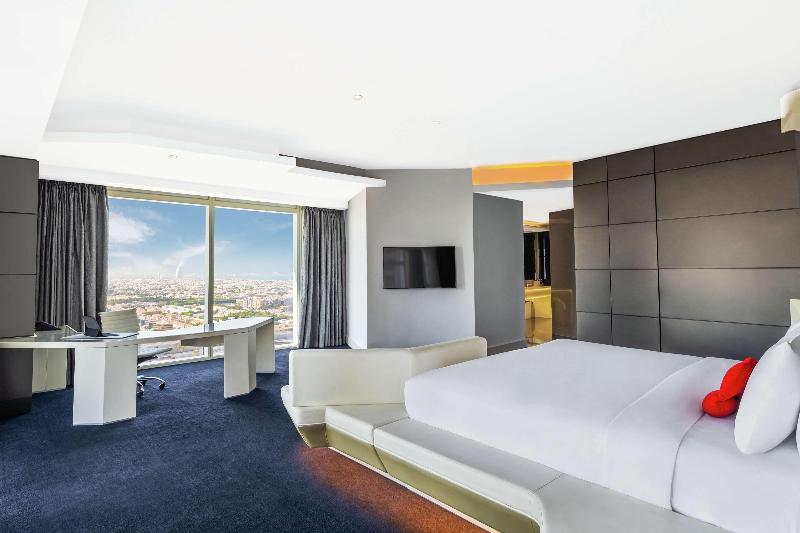 V Hotel Dubai, Curio Collection by Hilton - Oda