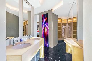 V Hotel Dubai, Curio Collection by Hilton fotoÄŸrafÄ±
