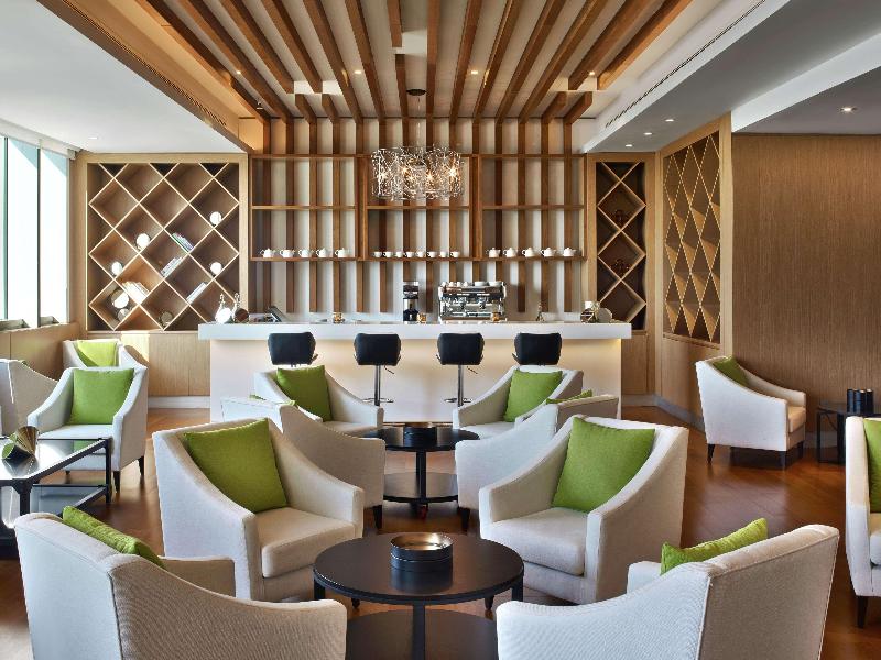 V Hotel Dubai, Curio Collection by Hilton - Restoran