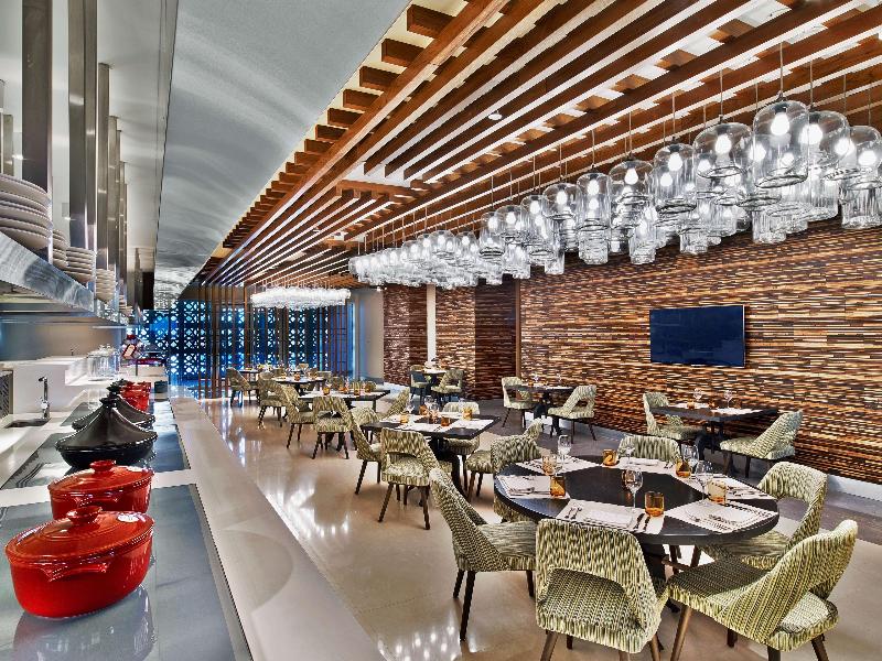 V Hotel Dubai, Curio Collection by Hilton - Restoran