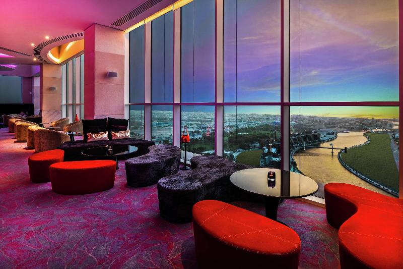 V Hotel Dubai, Curio Collection by Hilton - Restoran