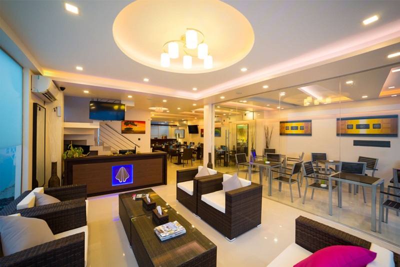 The White Harp Beach Hotel - Lobi
