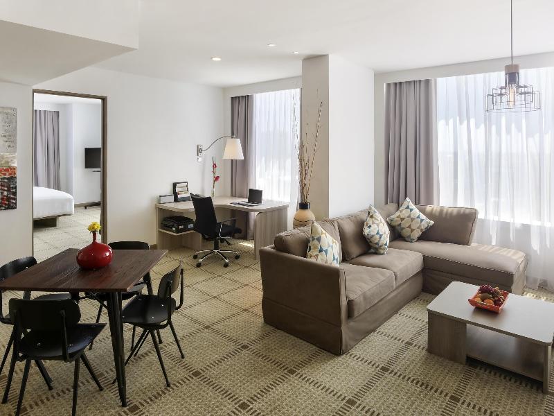 Novotel Makassar Grand Shayla - Oda