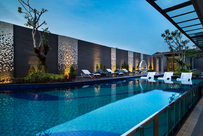 Kamaniiya Hotel Petitenget - Havuz