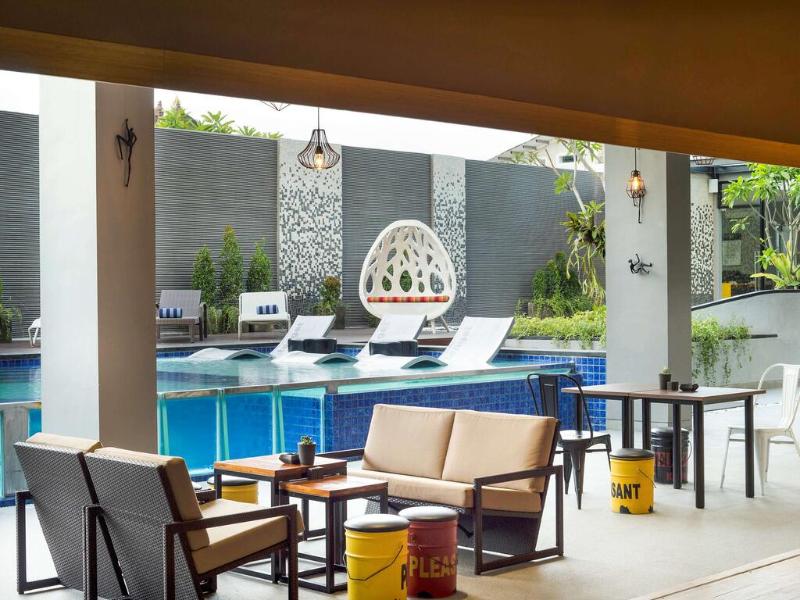 Kamaniiya Hotel Petitenget - Havuz