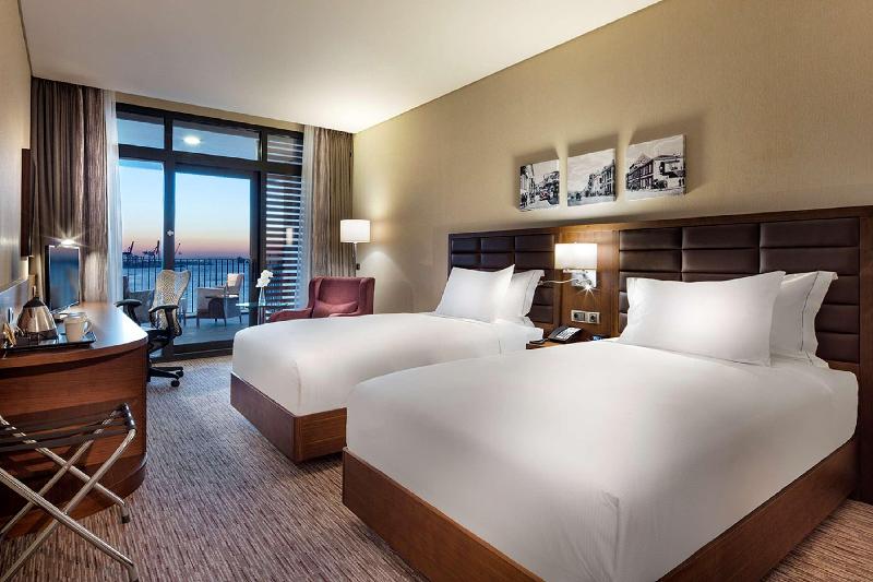 Hilton Garden Inn Izmir Bayrakli - Oda