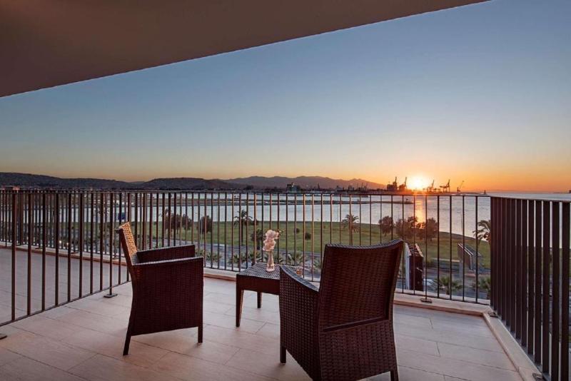 Hilton Garden Inn Izmir Bayrakli - Oda