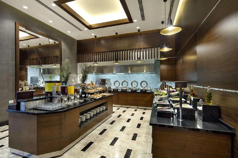 Hilton Garden Inn Izmir Bayrakli - Restoran