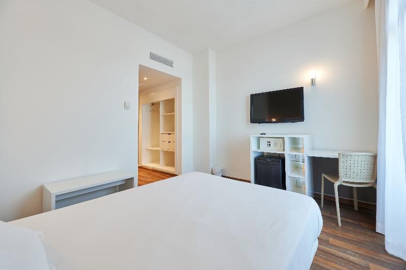 Alua Calas de Mallorca Resort - Oda