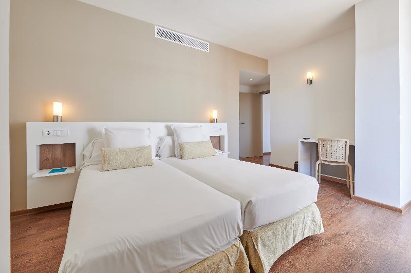 Alua Calas de Mallorca Resort - Oda