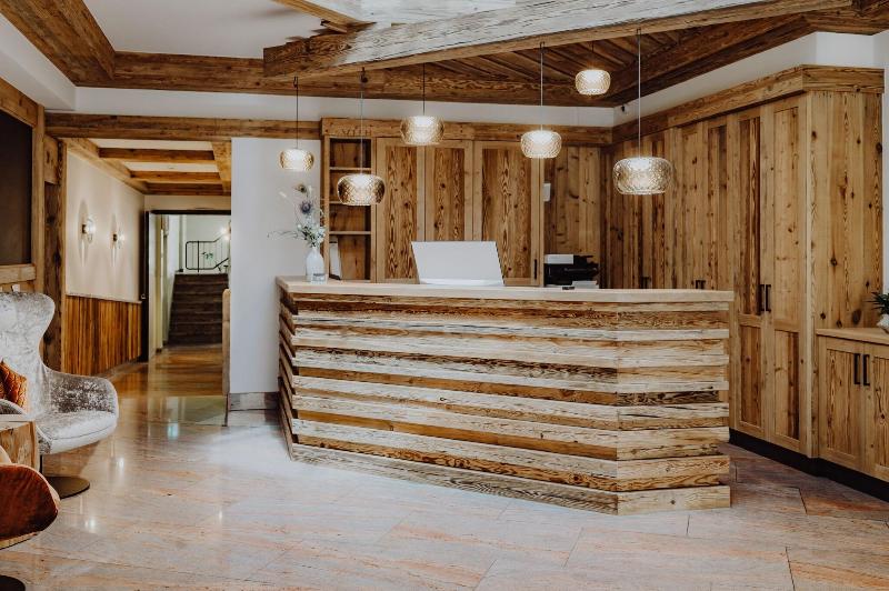 Hotel Adler - Lobi