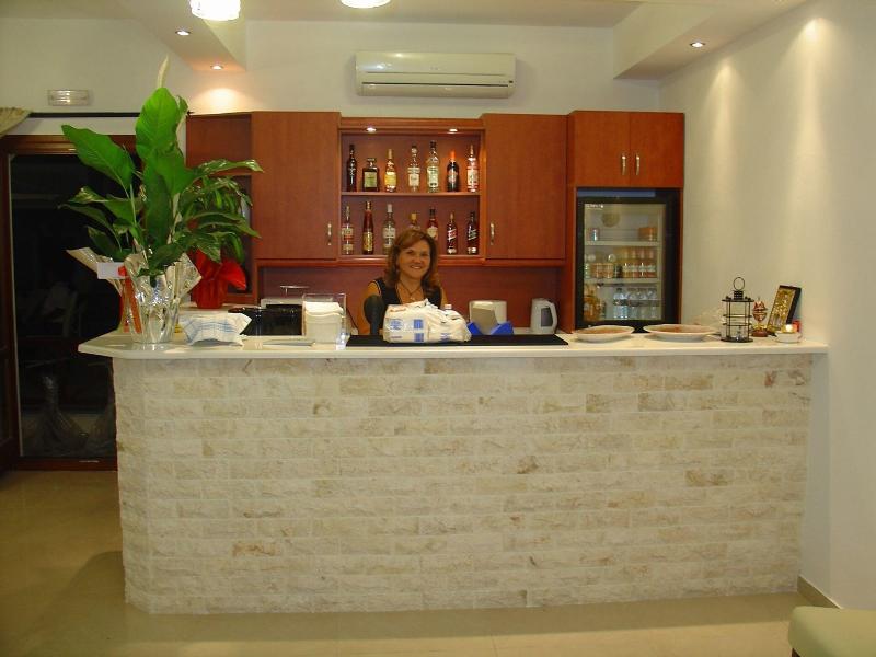 Chez Sophie Rooms And Suites - Bar