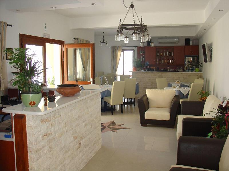Chez Sophie Rooms And Suites - Lobi
