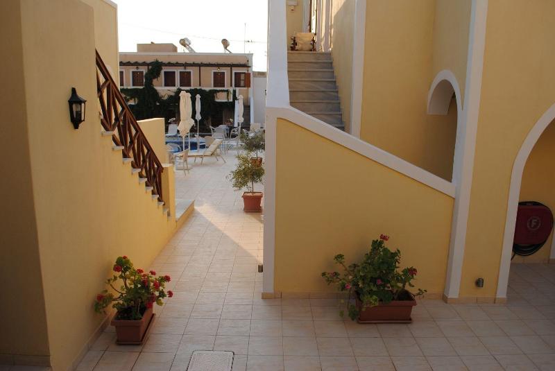 Chez Sophie Rooms And Suites - Genel
