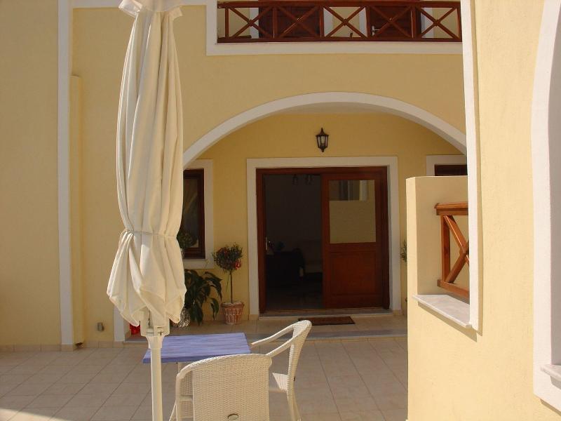 Chez Sophie Rooms And Suites - Teras