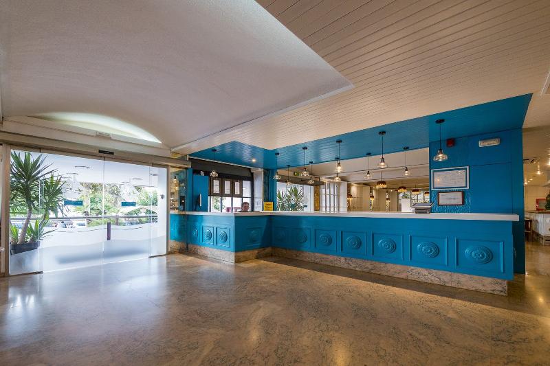 Hotel Checkin Garbí - Lobi
