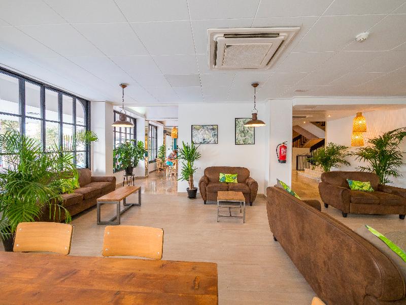 Hotel Checkin Garbí - Lobi