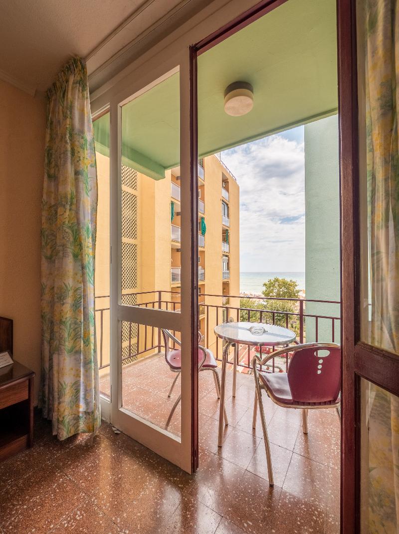 Hotel Checkin Garbí - Oda
