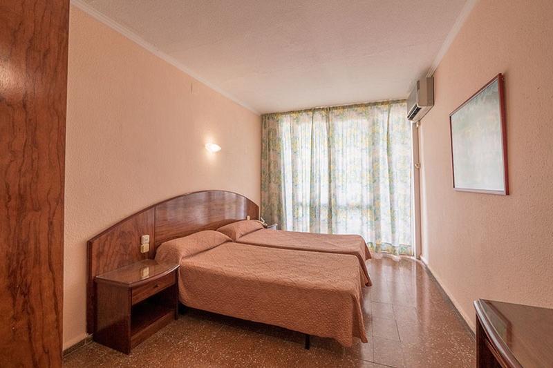 Hotel Checkin Garbí - Oda