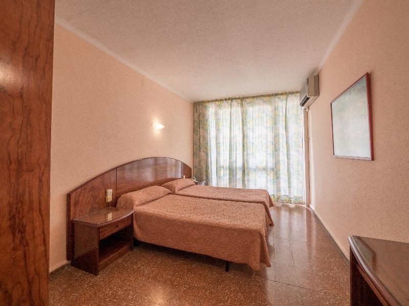 Hotel Checkin Garbí - Oda