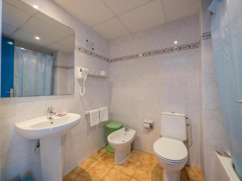 Hotel Checkin Garbí - Oda