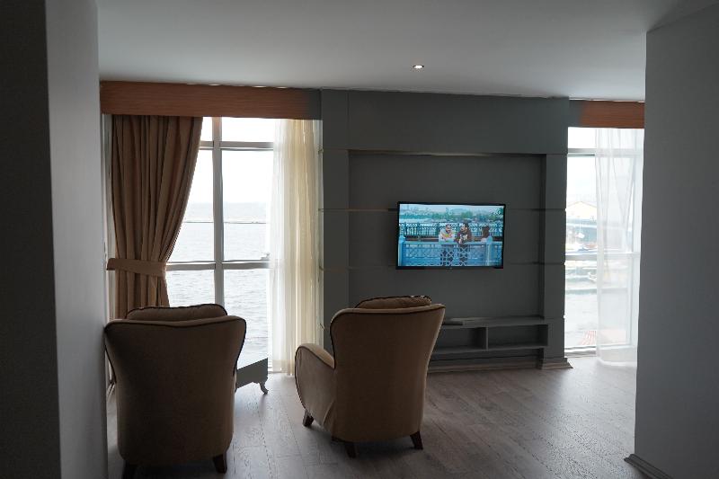 Pasaport Pier Hotel - Oda