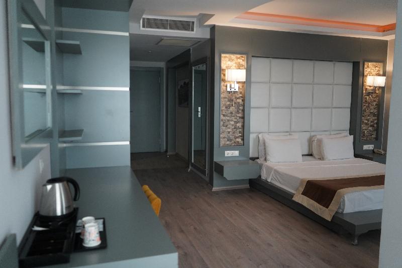 Pasaport Pier Hotel - Oda