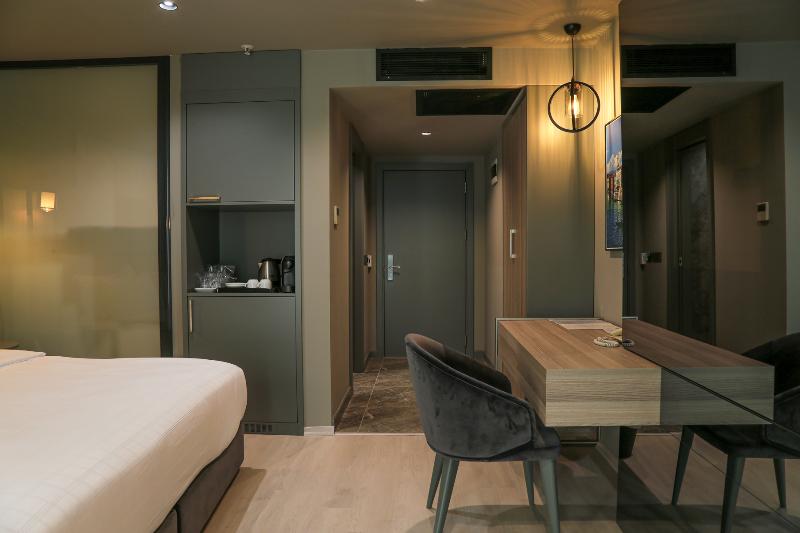 Pasaport Pier Hotel - Oda